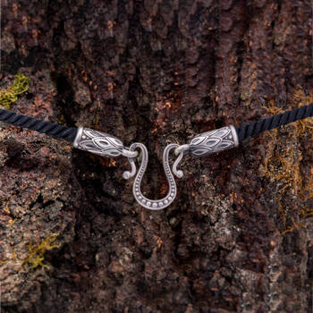 Гайтан для крестика витой из шелковой нити с серебряной застежкой, D 3,0 мм (арт. SHS3006) Гайтан для крестика витой из шелковой нити с серебряной застежкой, D 3,0 мм (арт. SHS3006)